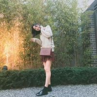 “怀二胎” 朴秀珍 充满秋日氛围 “清纯美貌”